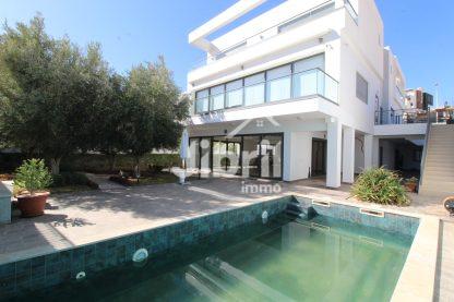 Villa d’exception à Agadir – Prestations haut de gamme et cadre idyllique !