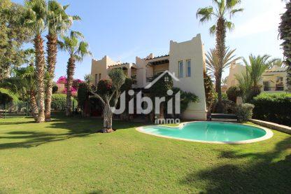 Villa d’exception à vendre à Agadir – Jardin luxuriant, piscine privée et vue imprenable sur le golf